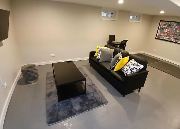 3 Level 10 Min To The Beach, Near Downtown Chicago