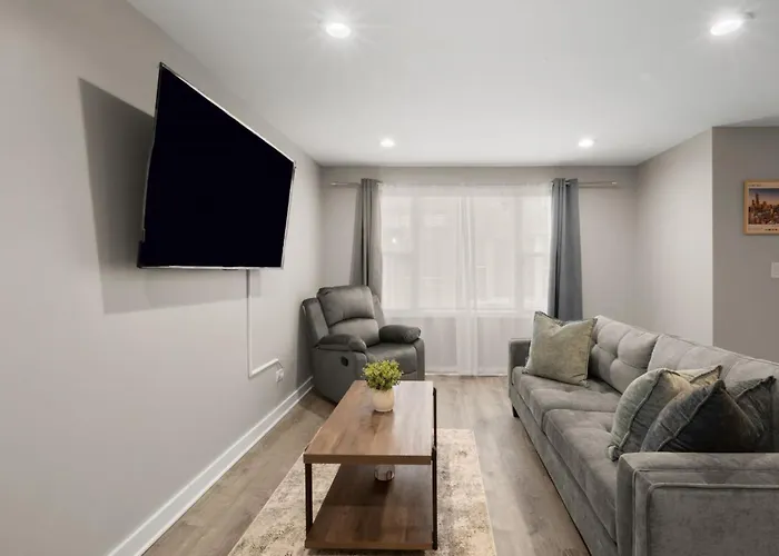 3 Level 10 Min To The Beach, Near Downtown Apartment Chicago